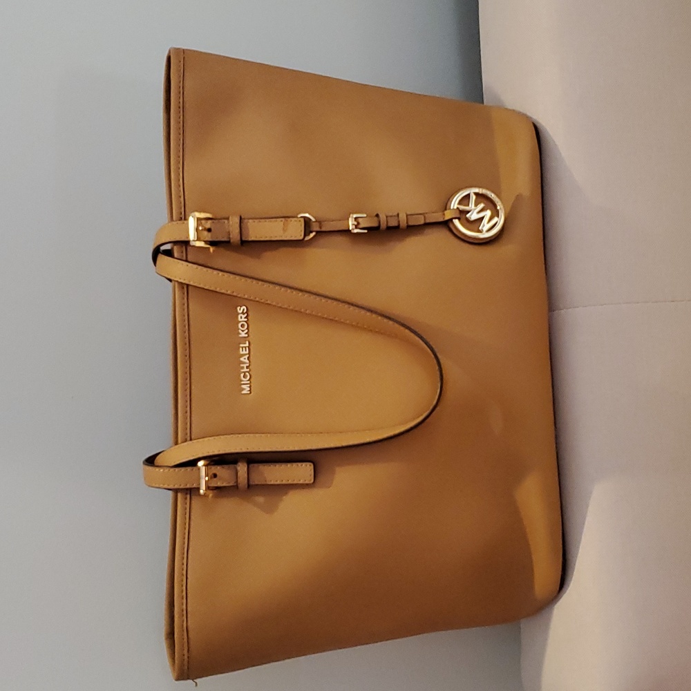 Michael Kors saffiano tote